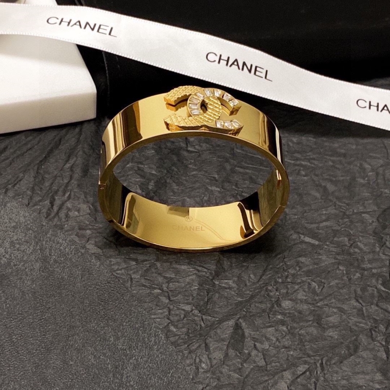 Ch**el bracelets